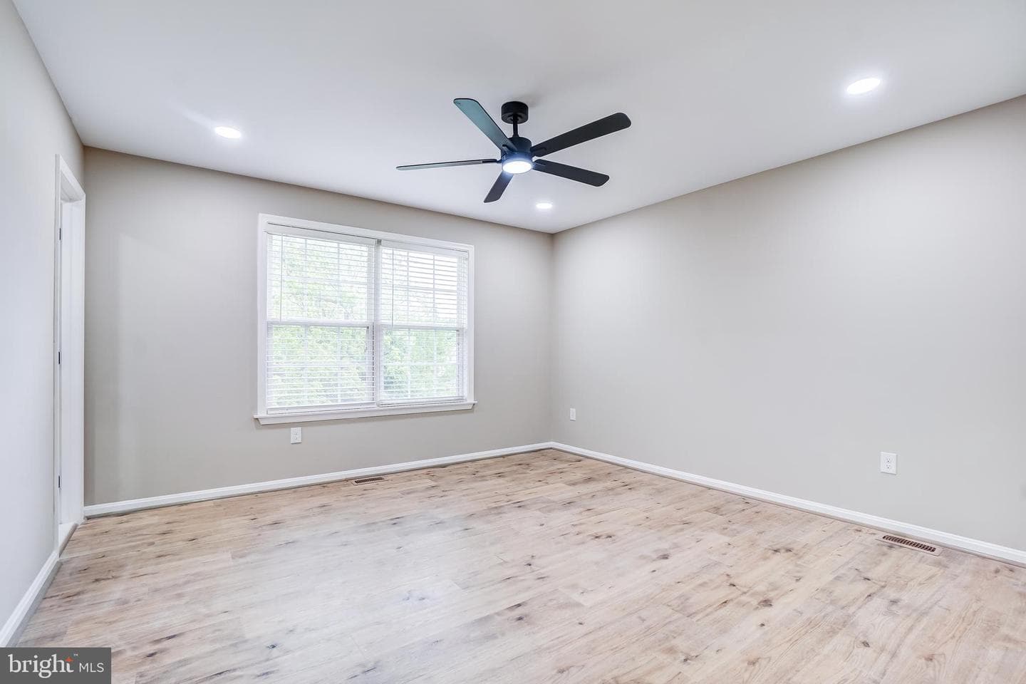 8813 Orchard Road photo 17