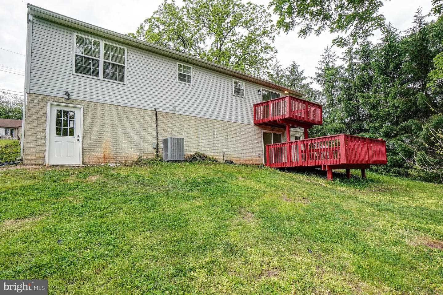 8813 Orchard Road photo 32