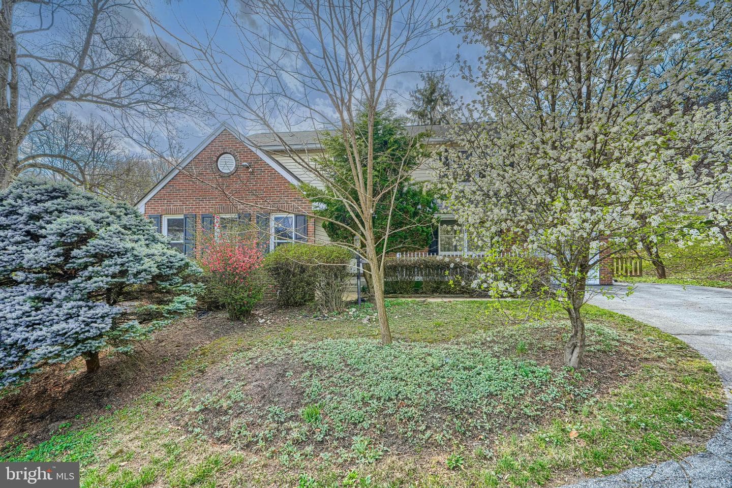 262 Hunters Ridge Road photo 2