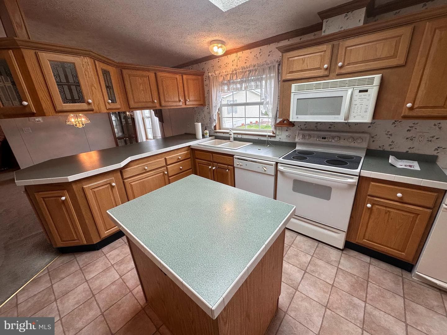 3203 Honeysuckle Lane photo 13