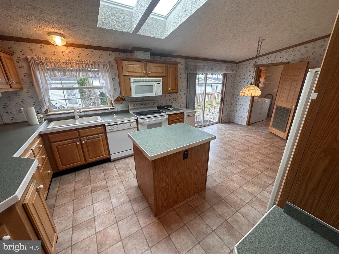 3203 Honeysuckle Lane photo 15