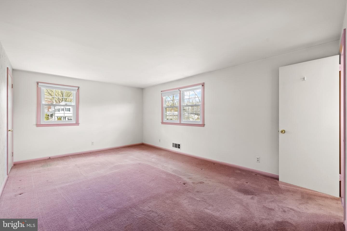 8620 Valleyfield Road photo 29