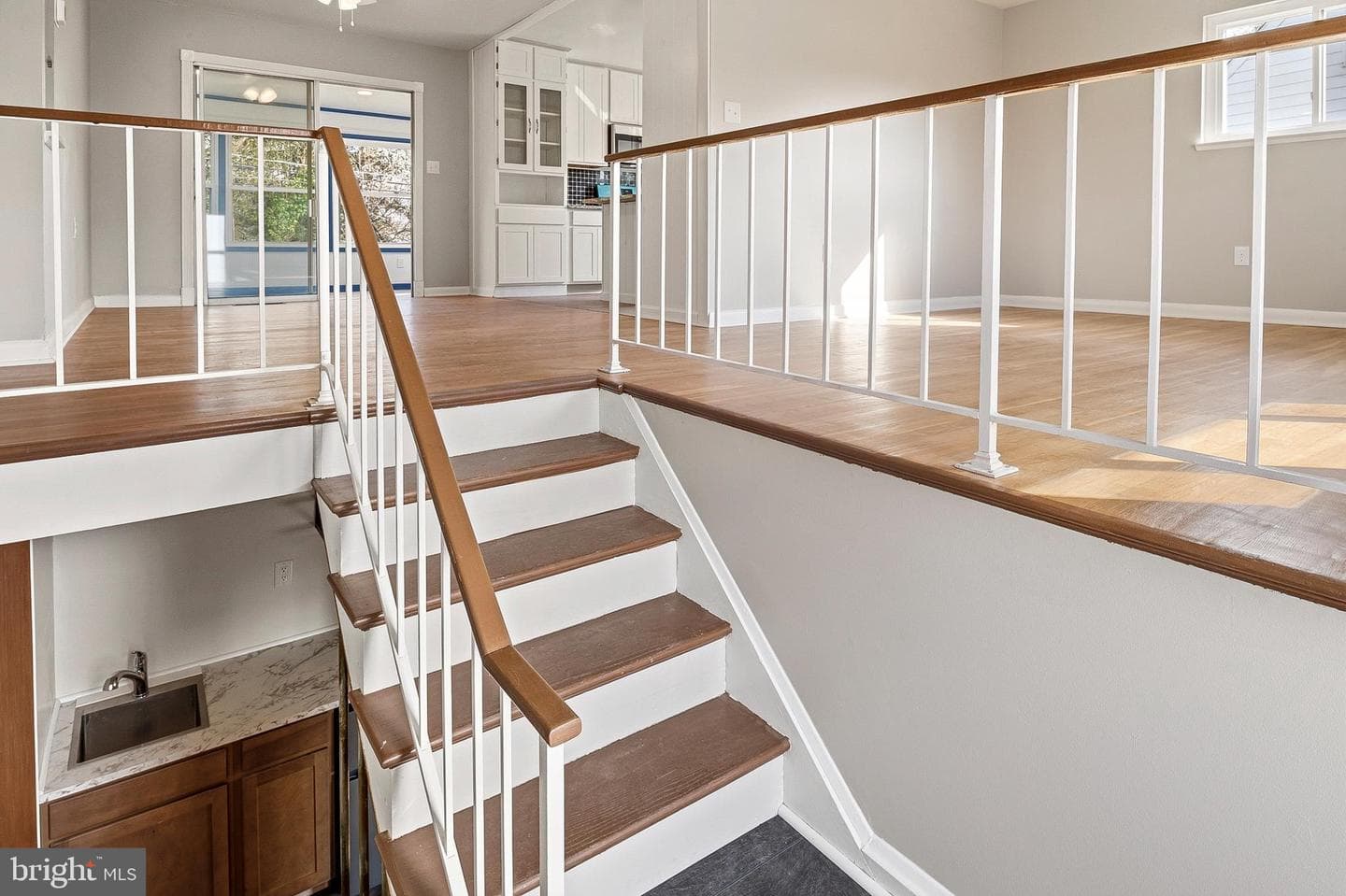 1219 Redcliffe photo 4