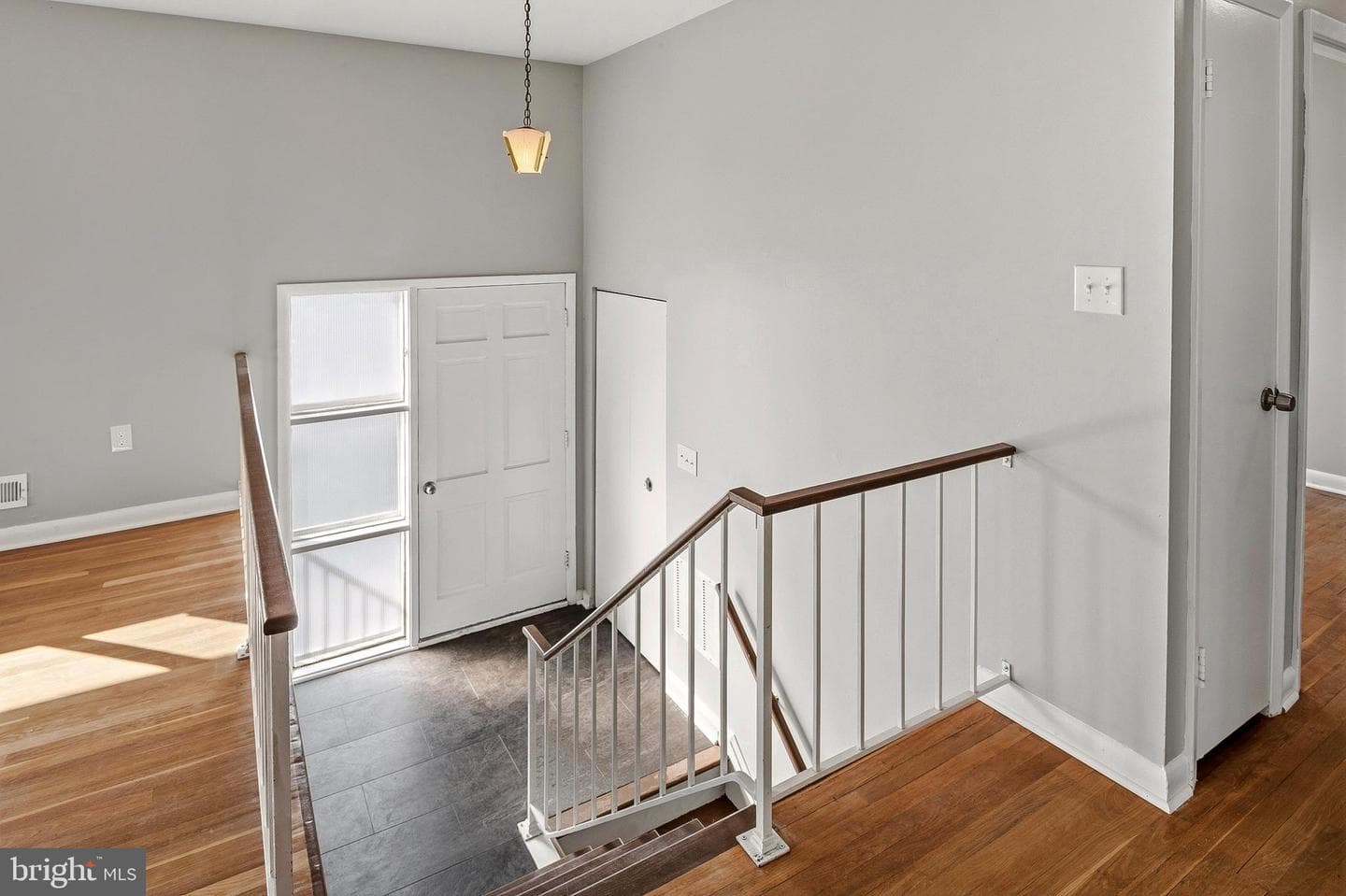 1219 Redcliffe photo 5