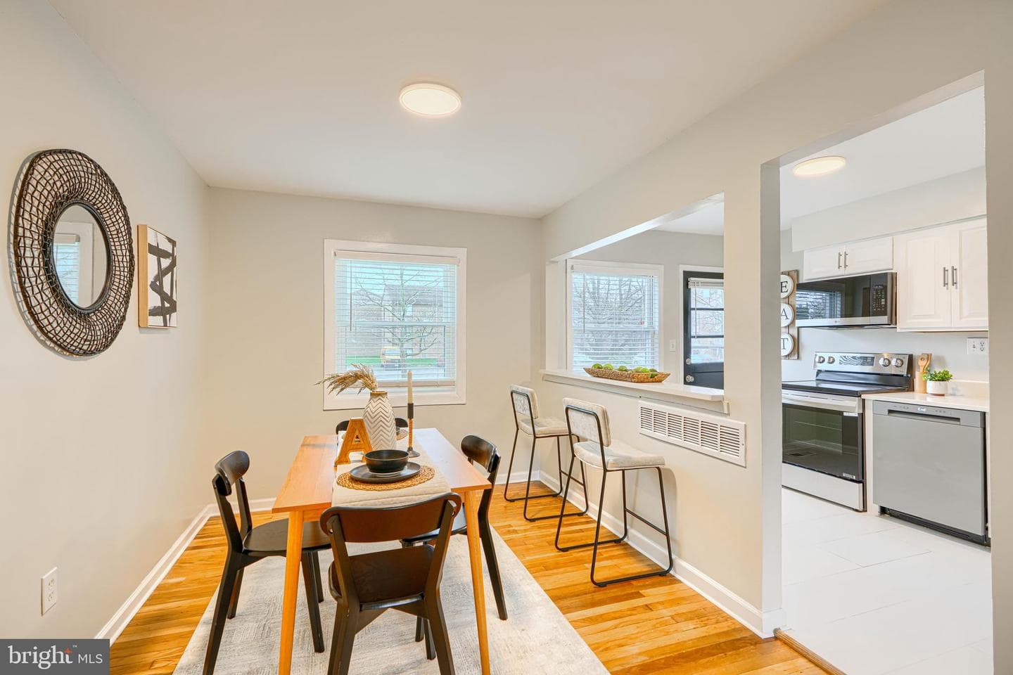 774 Seawall photo 8