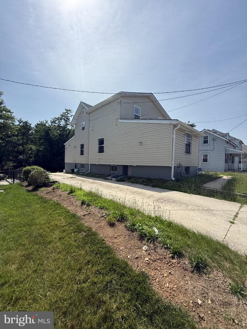123 Winters Ln photo 23