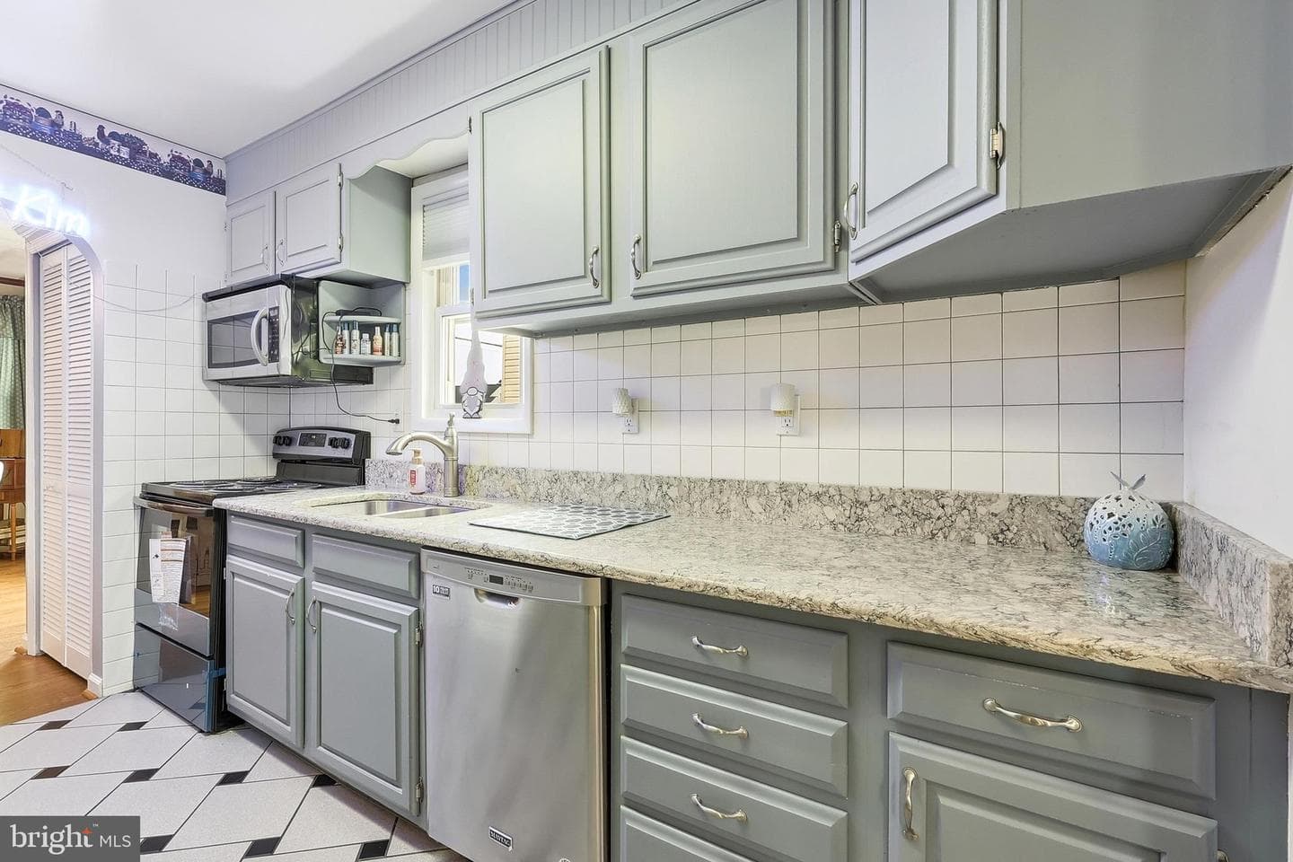 2426 Plainfield Road photo 11