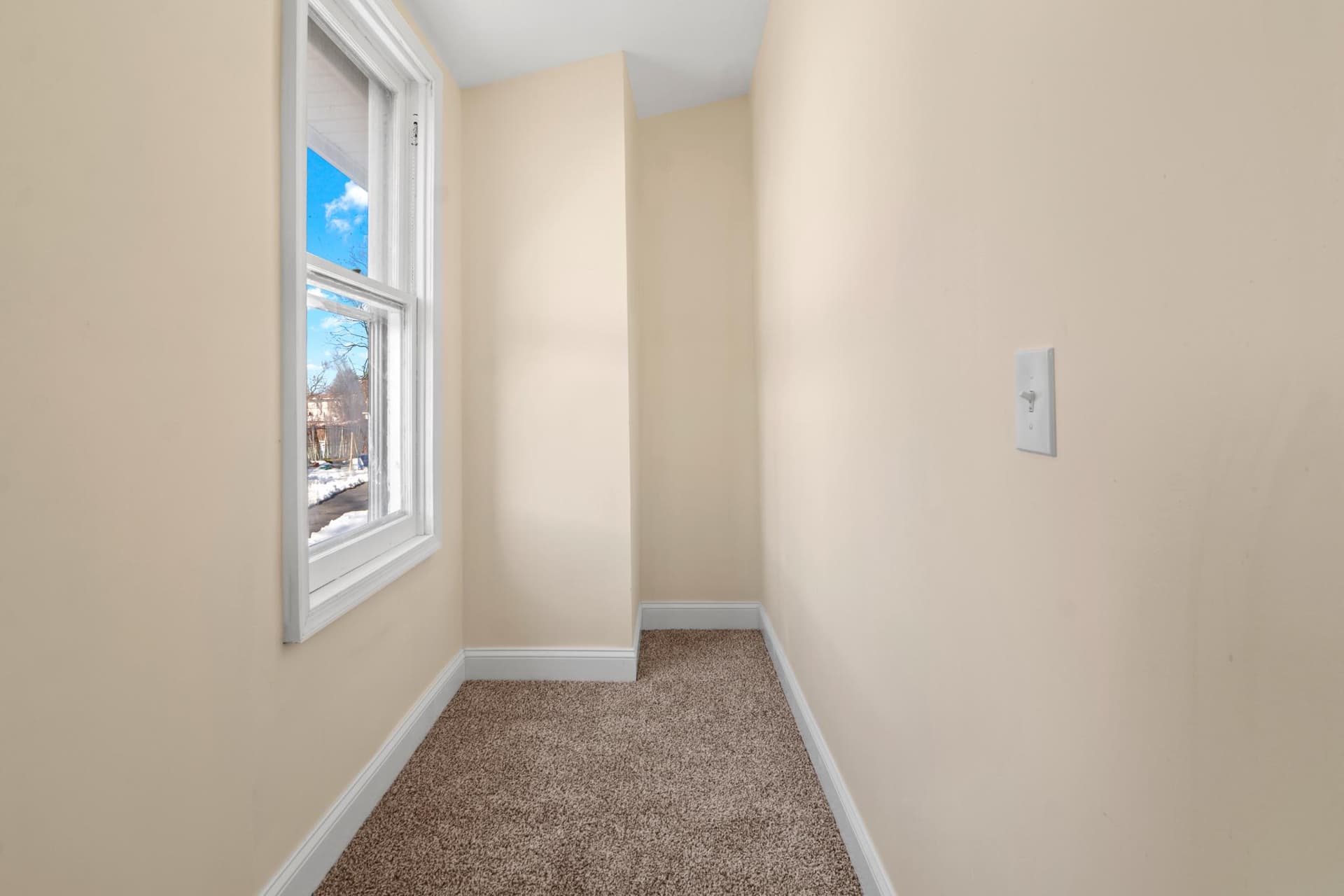 315 Riverside Drive photo 18