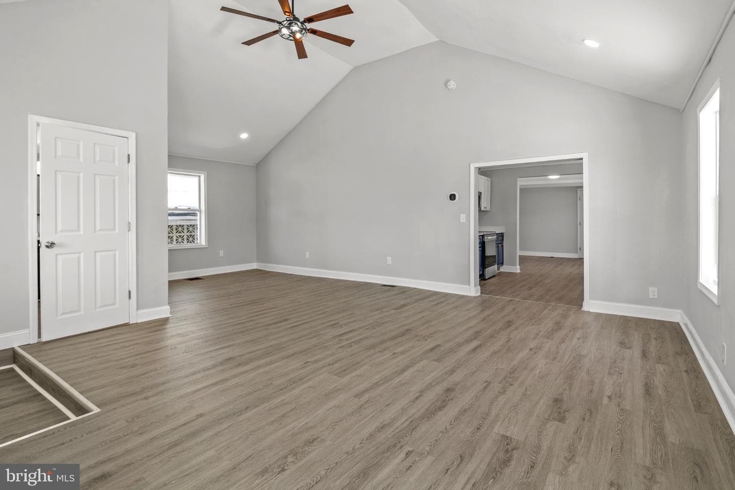 315 Riverside Drive photo 3