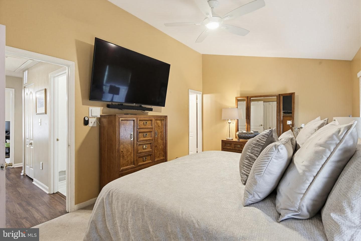 14 Shelton Court photo 17