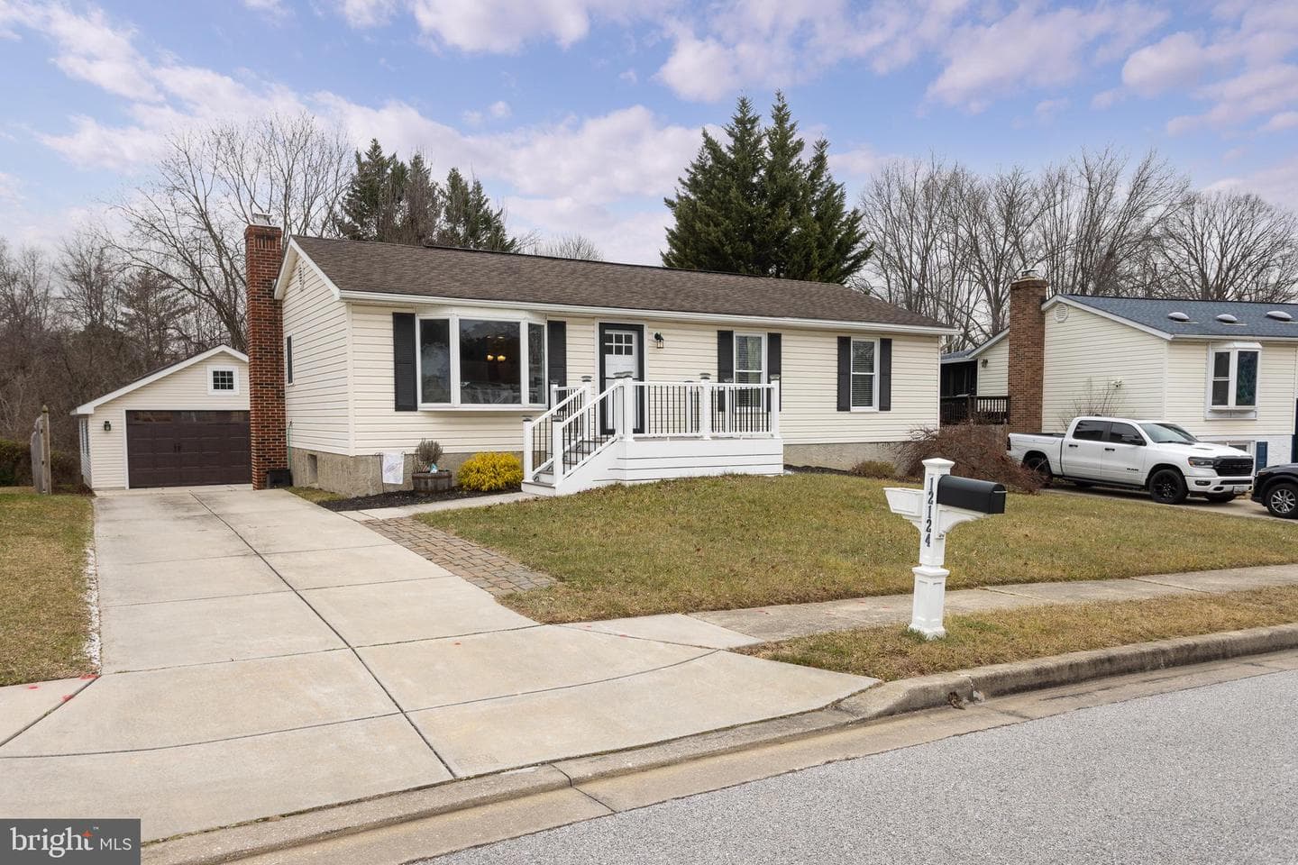 12124 Buttonwood Lane photo 2