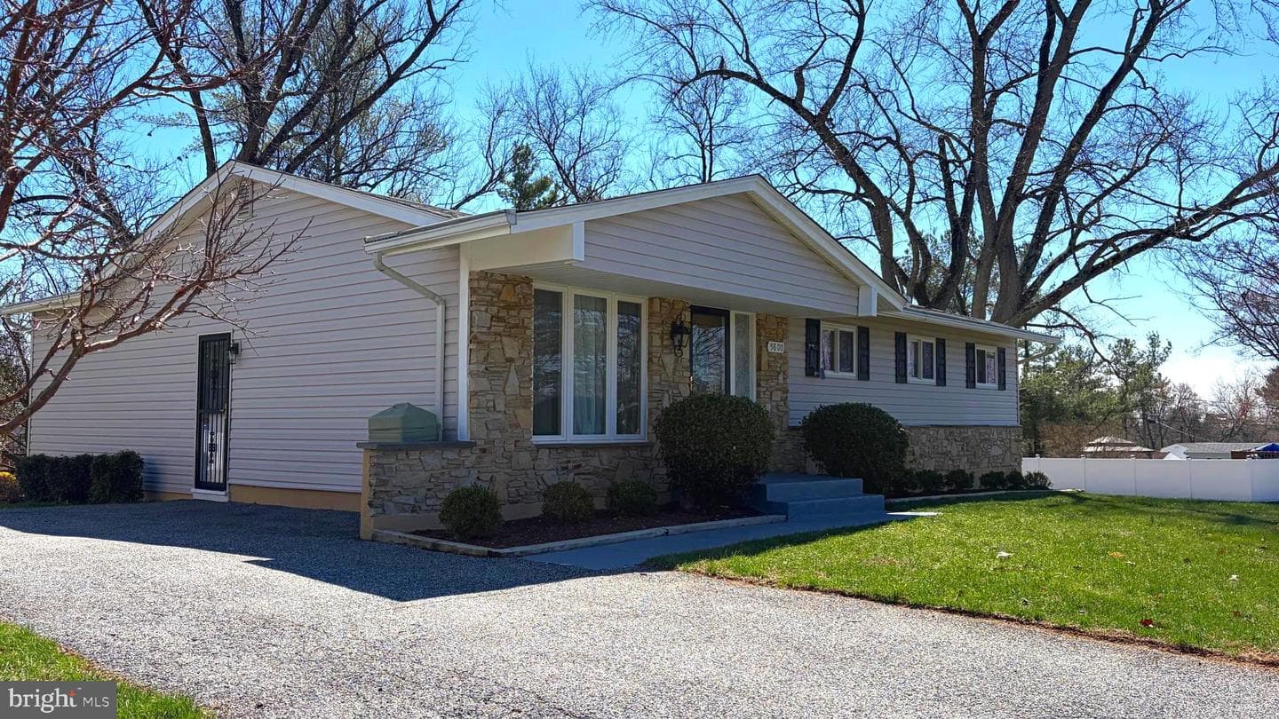 9800 Clanford Road photo 2