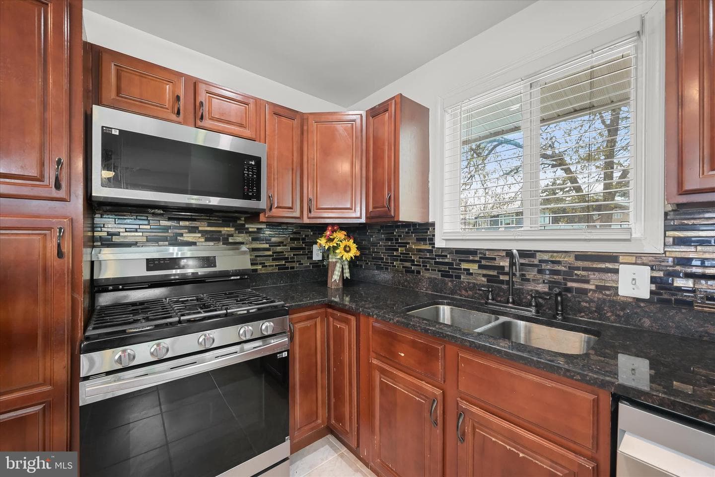 9713 Tulsemere Road photo 17