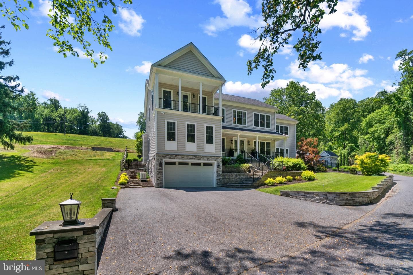 10907 Hollow Road photo 2