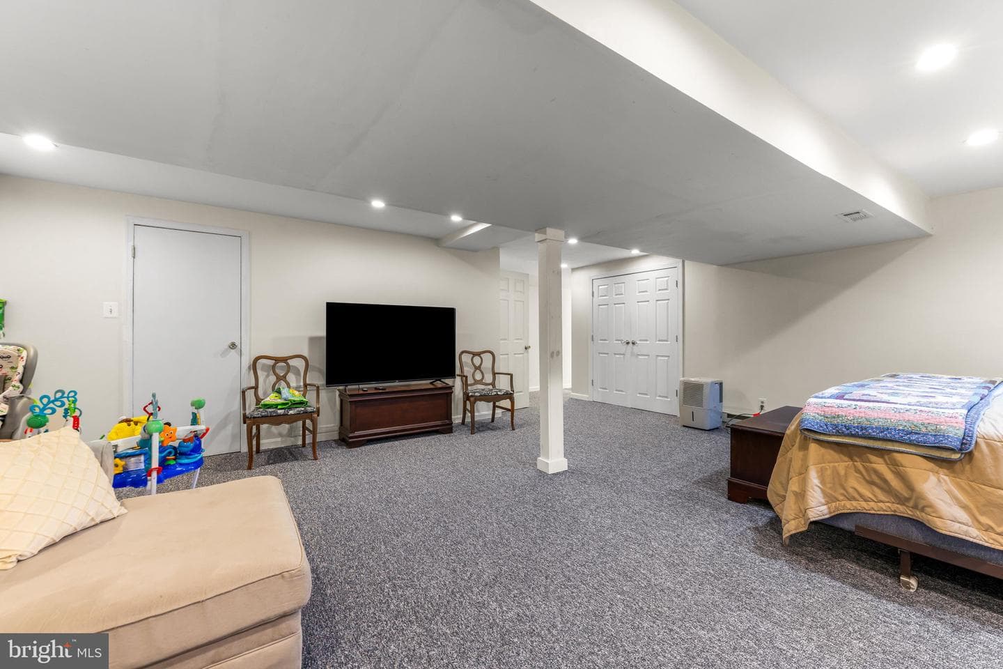 21310 W Liberty Road photo 77