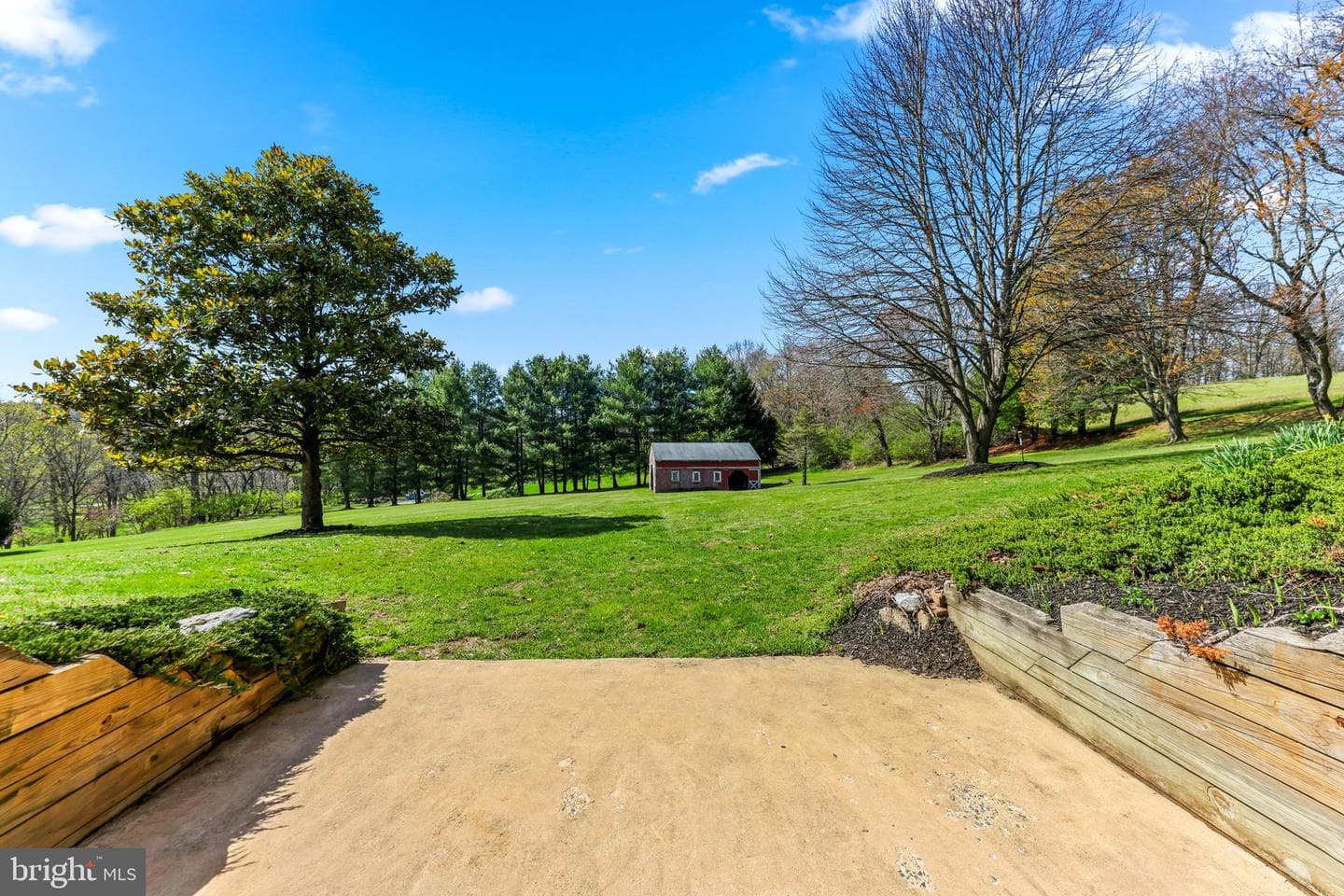 21310 W Liberty Road photo 91