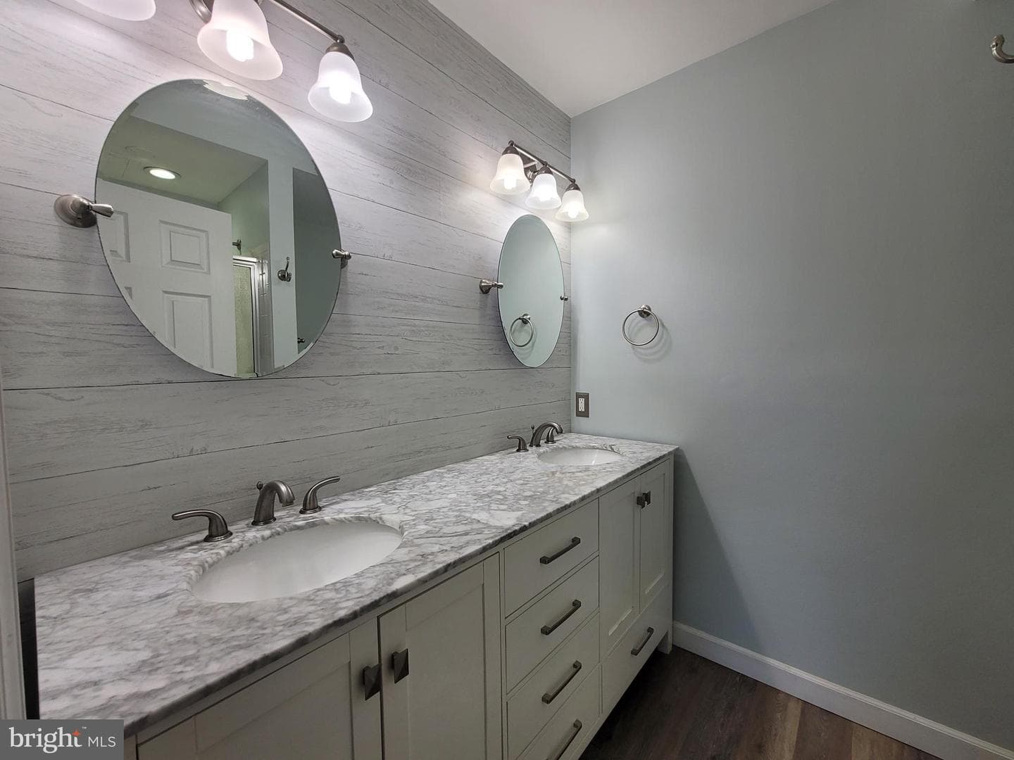 6 Elphin Court #201 photo 11