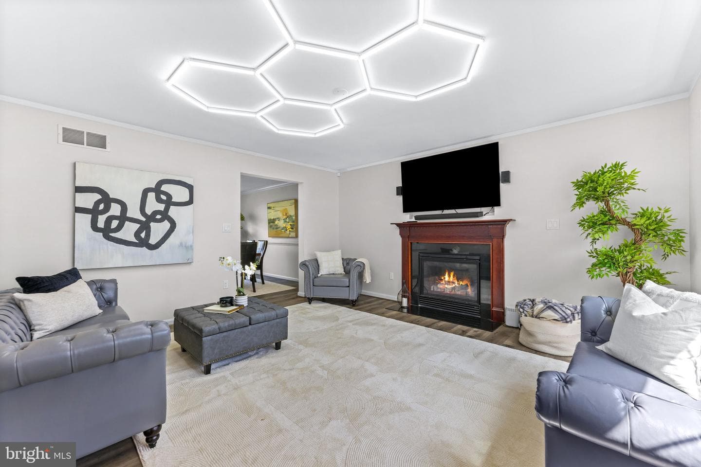 1439 Goodwood Avenue photo 7
