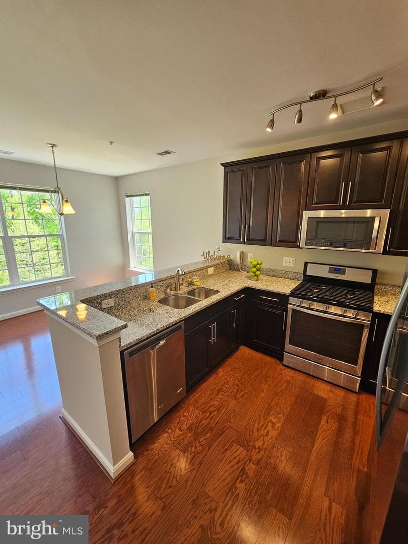 620 Quarry View Court #402 photo 14