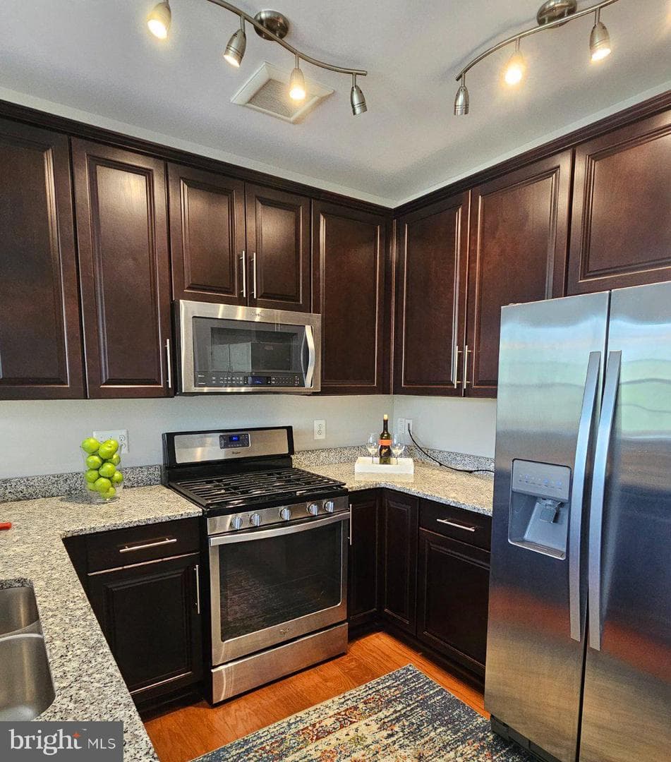 620 Quarry View Court #402 photo 16