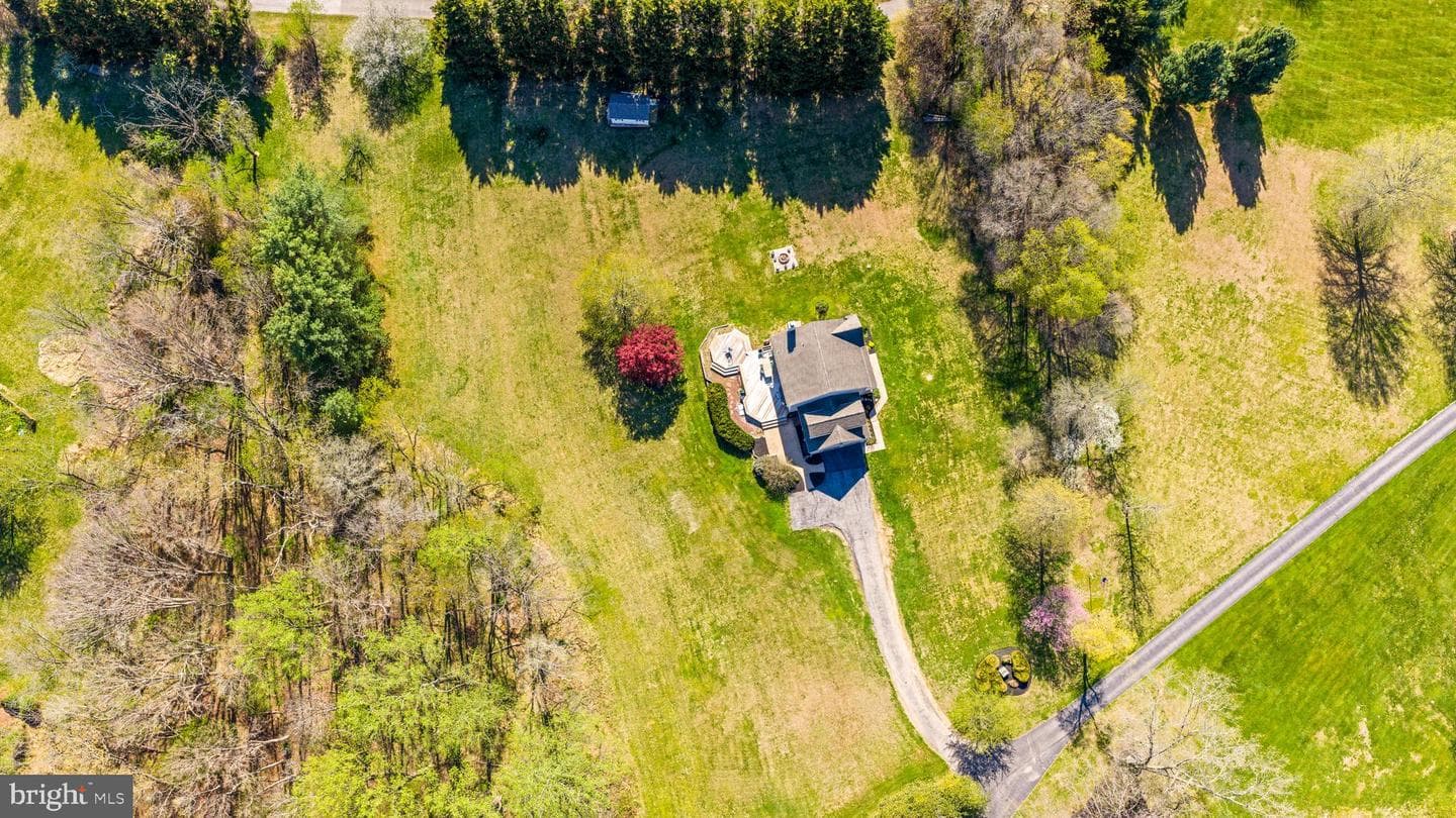 629 Coachmans Way photo 52