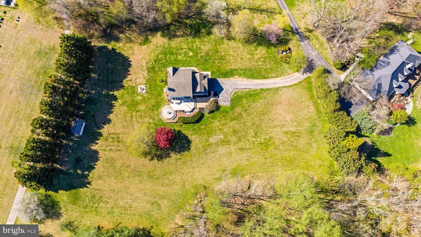 629 Coachmans Way photo 53