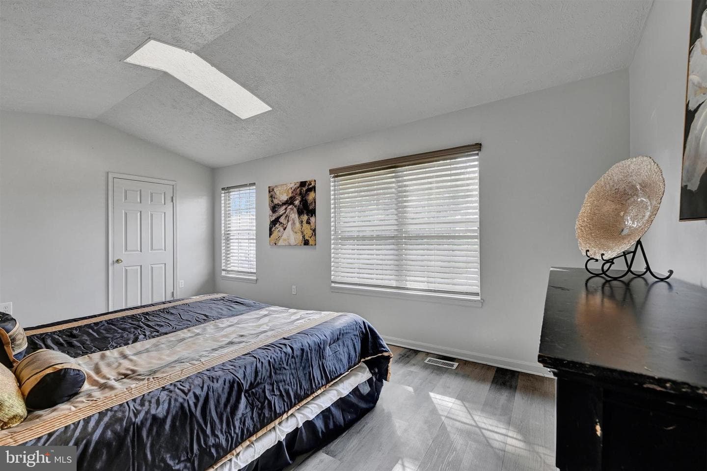 6681 Spring Mill Circle photo 17