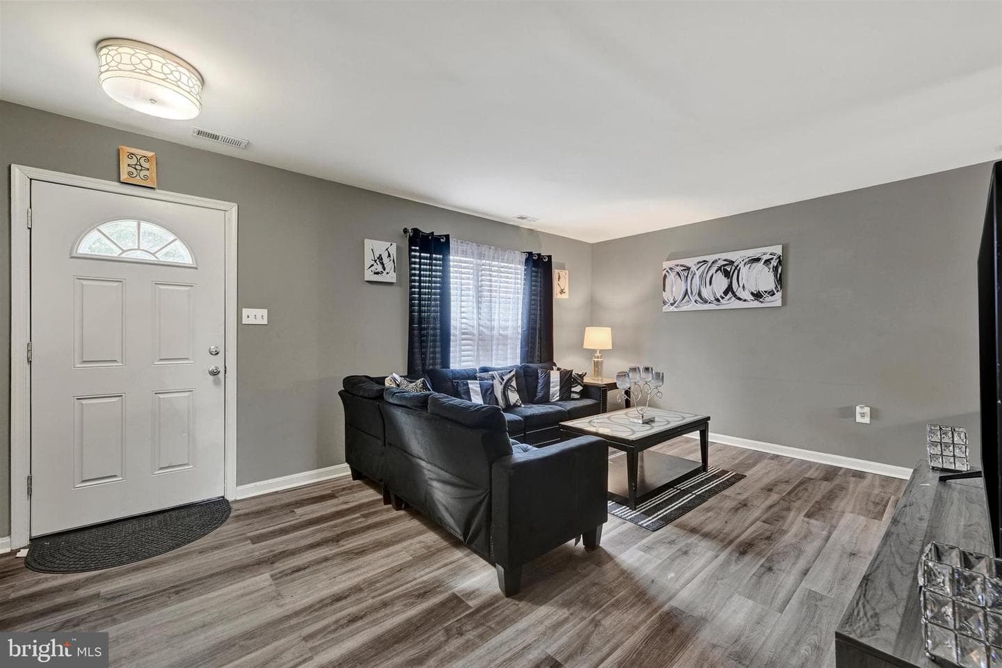 6681 Spring Mill Circle photo 4