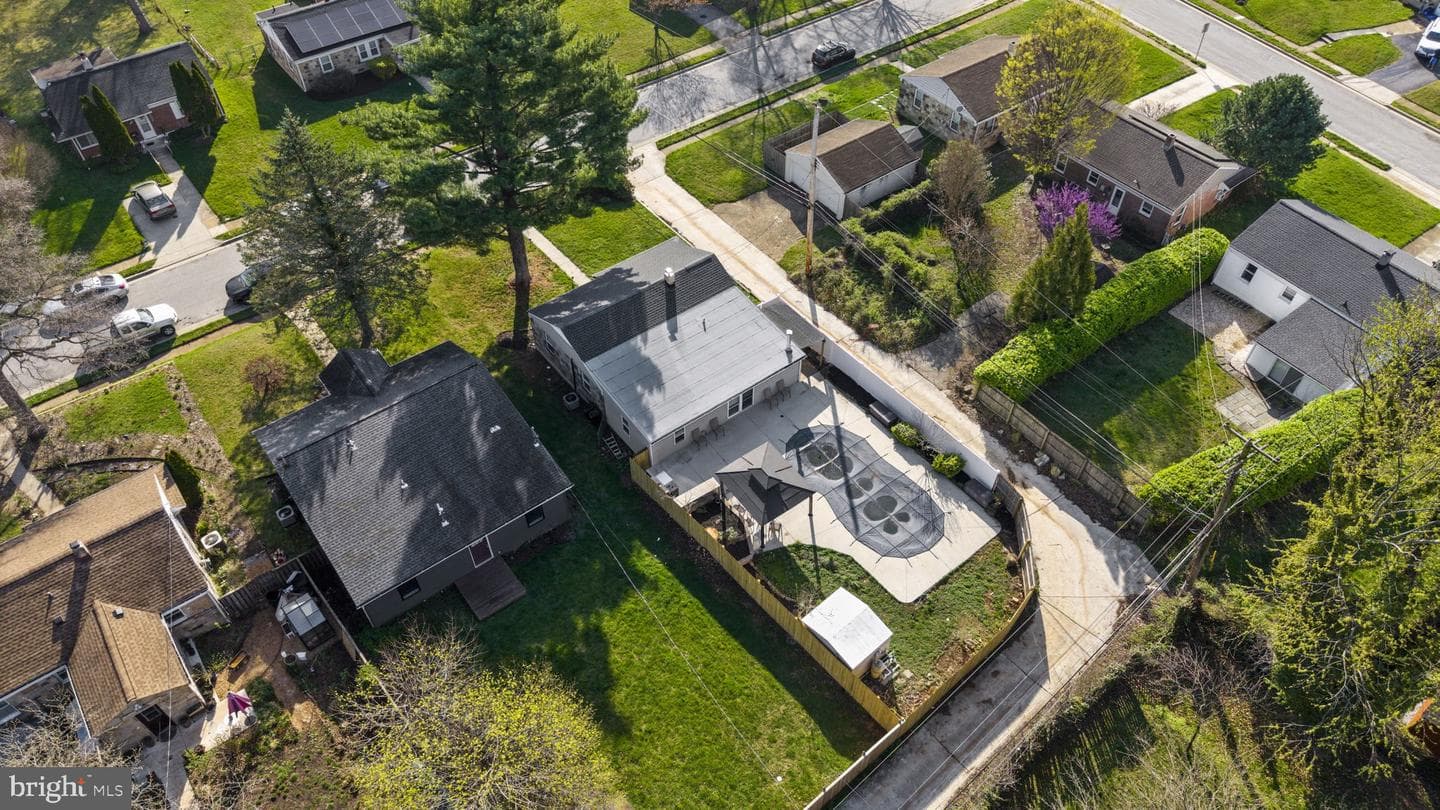 700 Greenwood Road photo 39