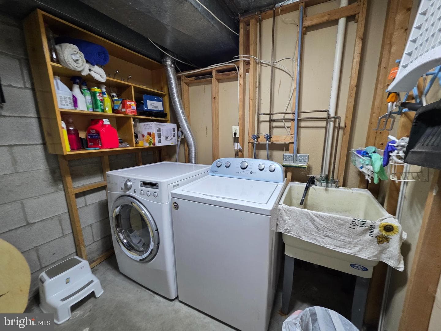 10 Casey Court photo 7