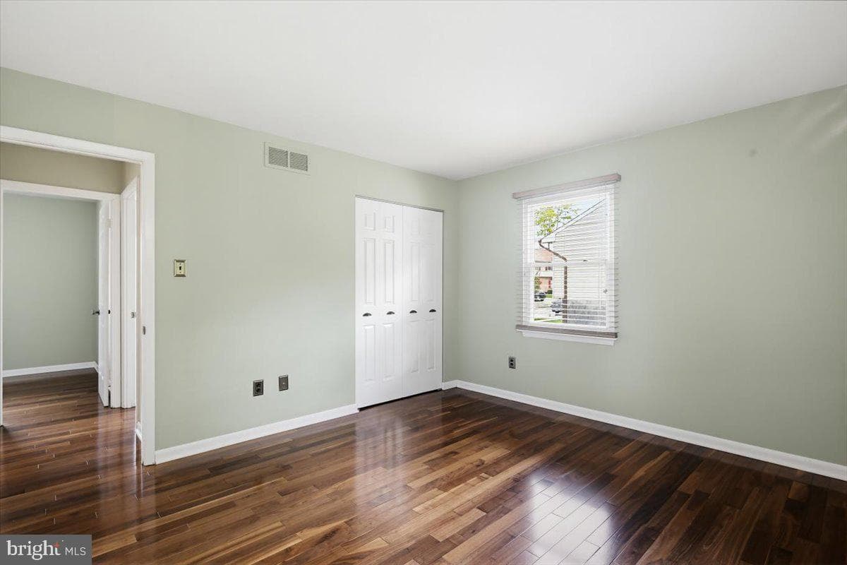 6807 Upper Mills Circle photo 17