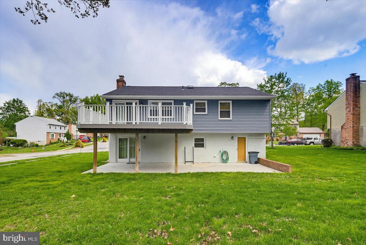 6807 Upper Mills Circle photo 4