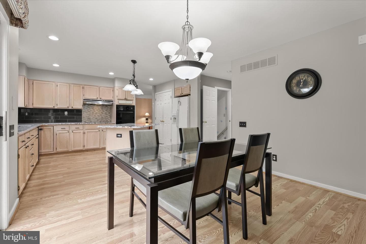 1 Scott Norman Court photo 20