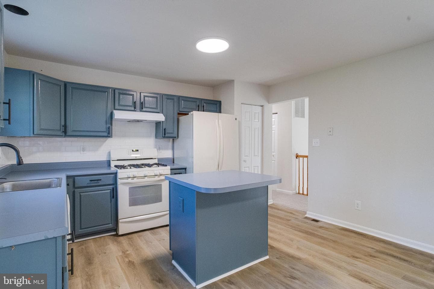 7923 Vernon Avenue photo 12