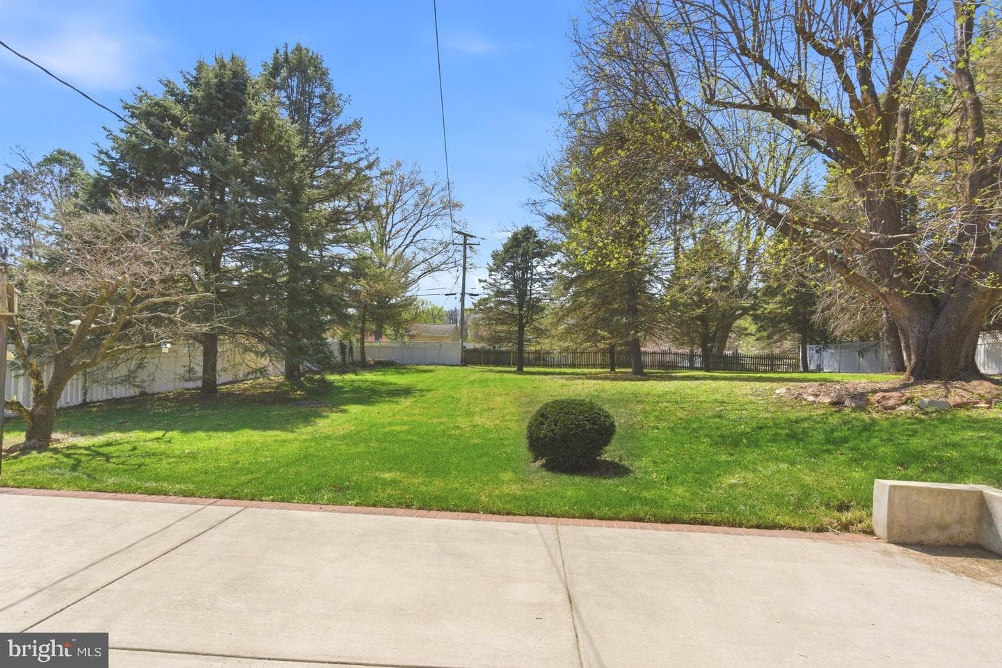 419 Sherwood Road photo 40