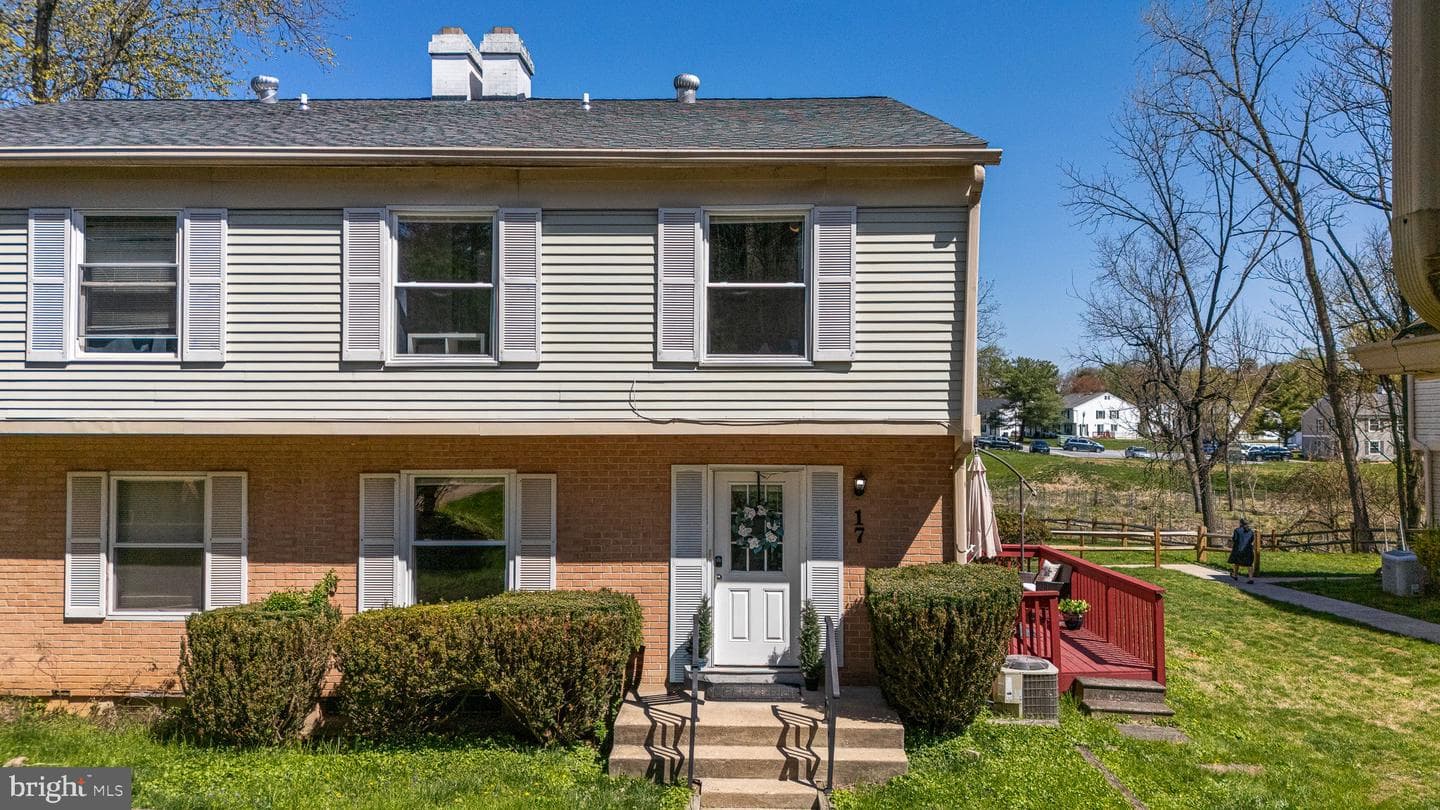 17 Woodenbridge Court #c