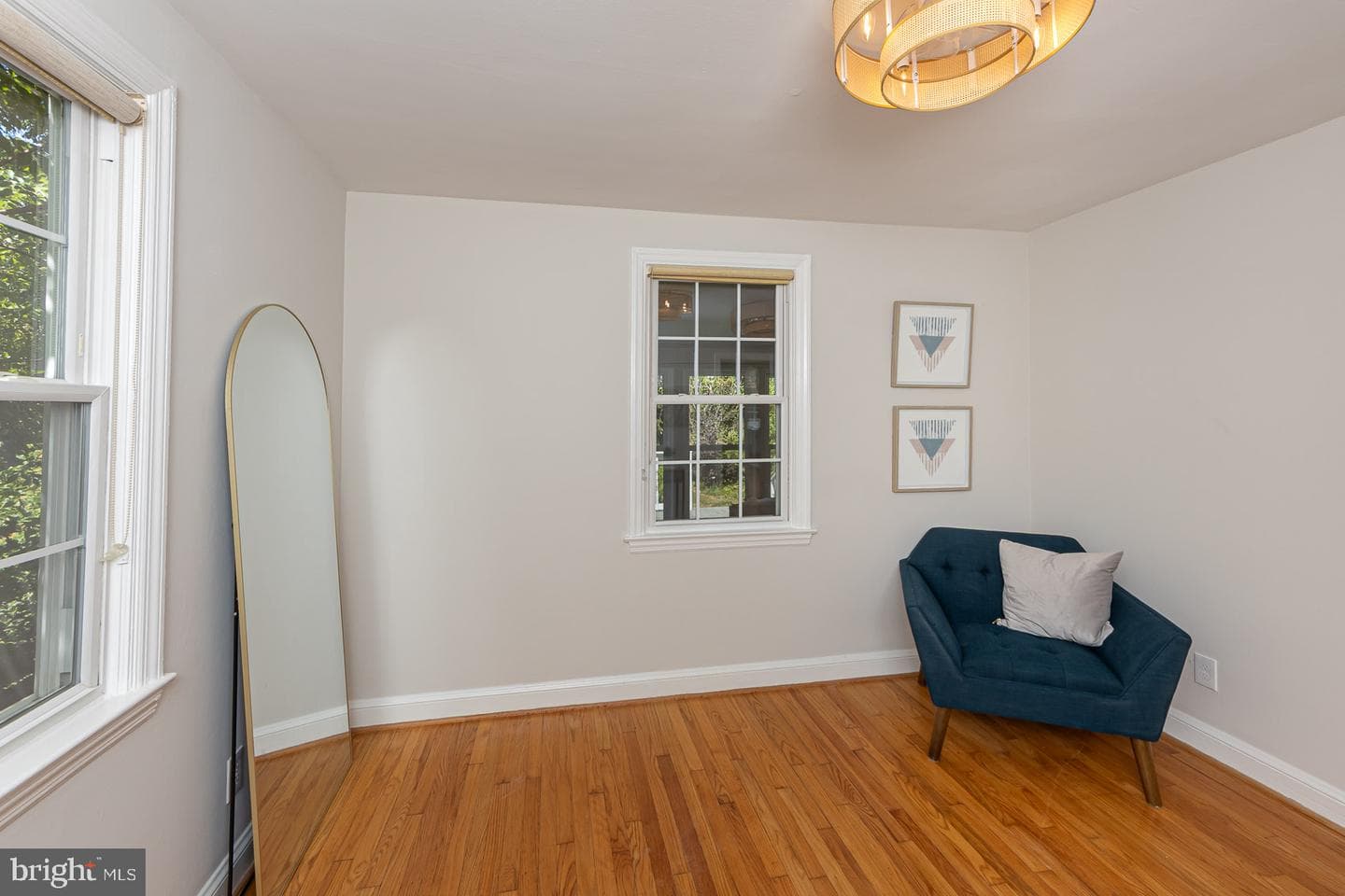 571 Woodbine Ave photo 14