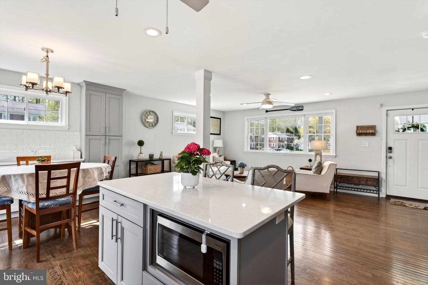8201 Boman Court photo 8