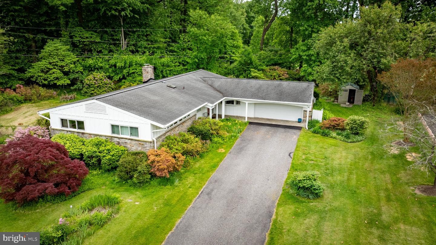 618 Lake Drive photo 41