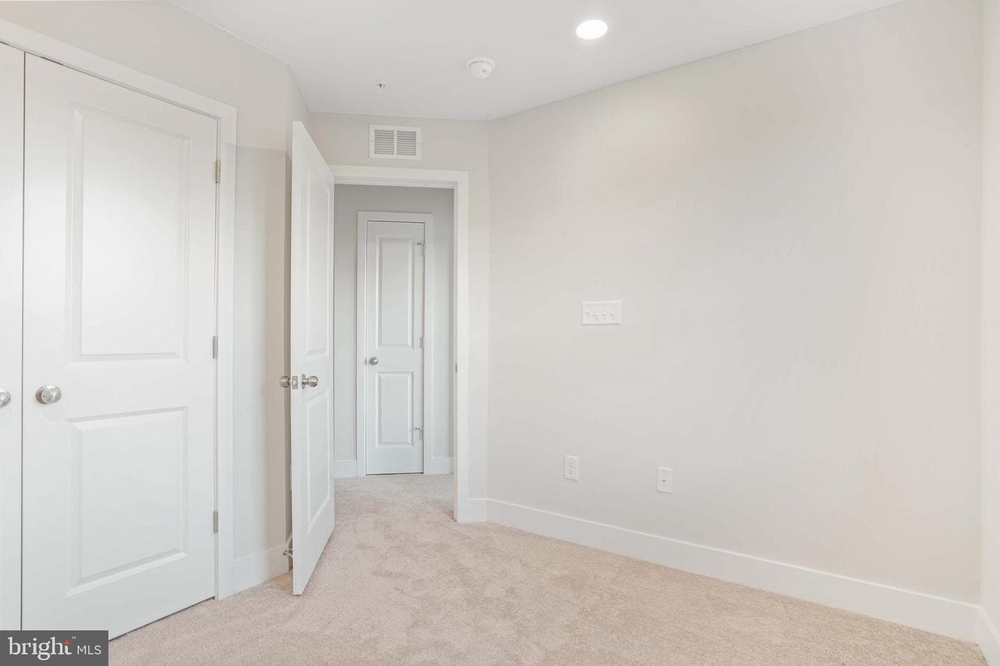 252 Waterstone Rd photo 17