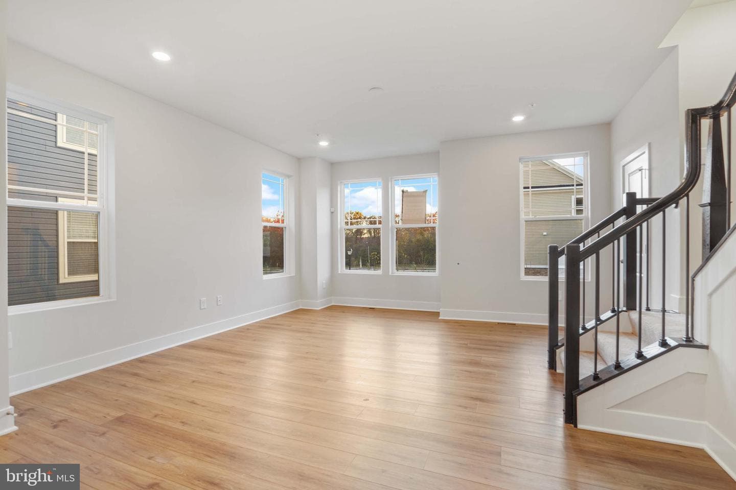 252 Waterstone Rd photo 7