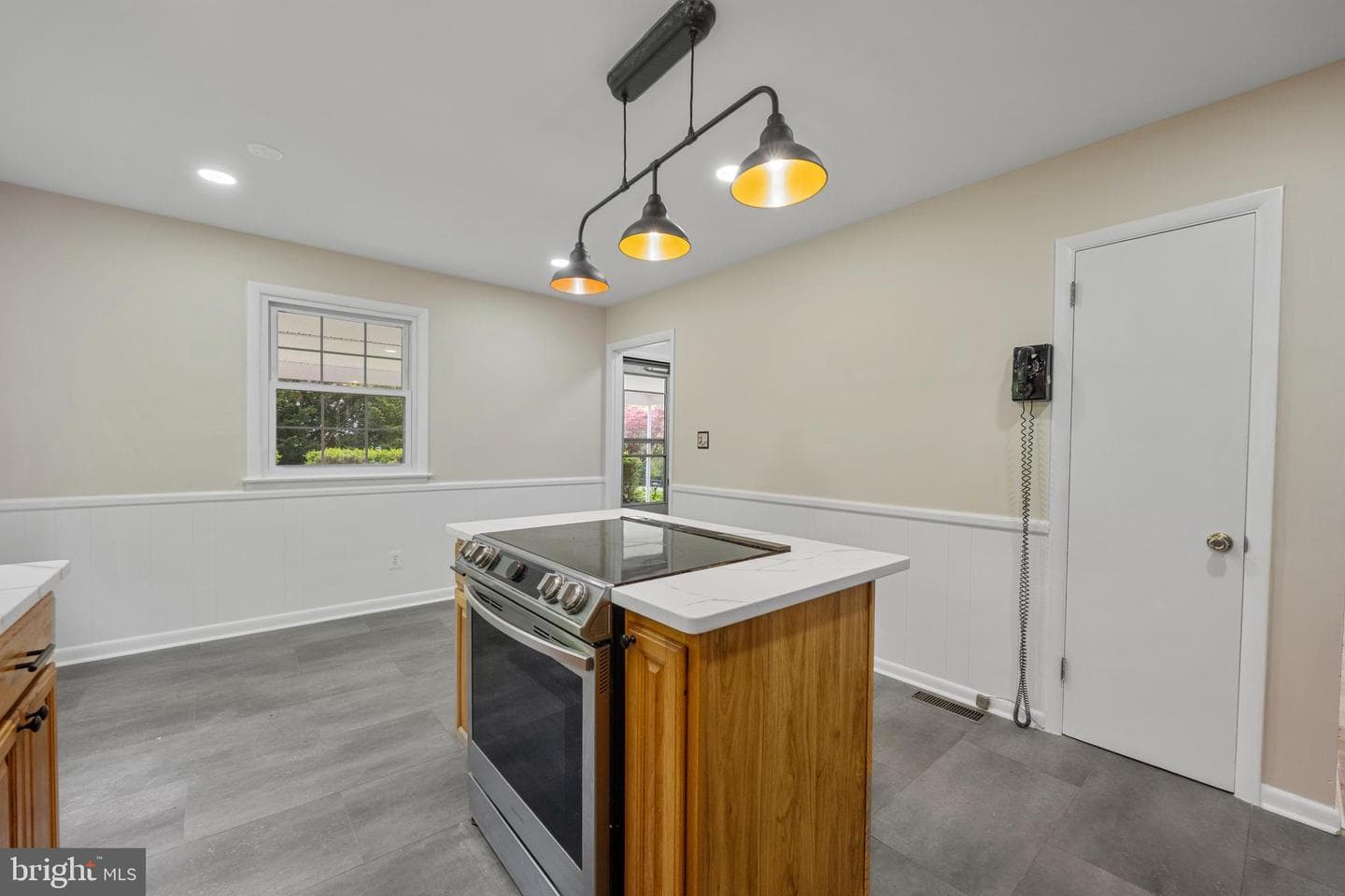 14009 Blenheim Road N photo 19