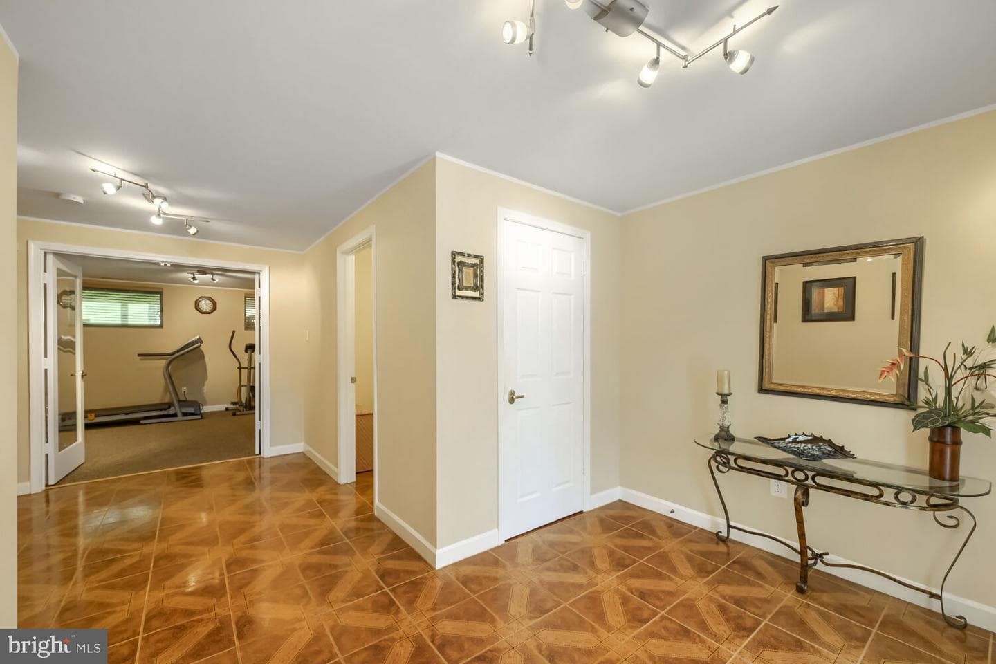 17 Stablemere Court photo 4
