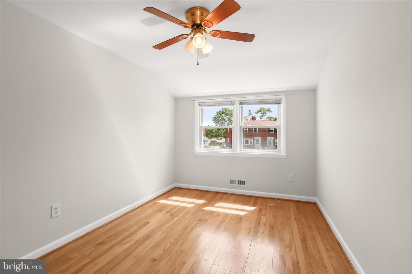 1111 Linden Avenue photo 21