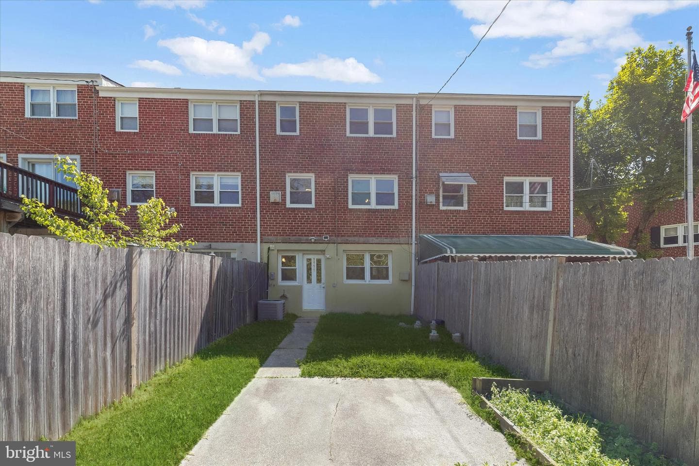 1111 Linden Avenue photo 31