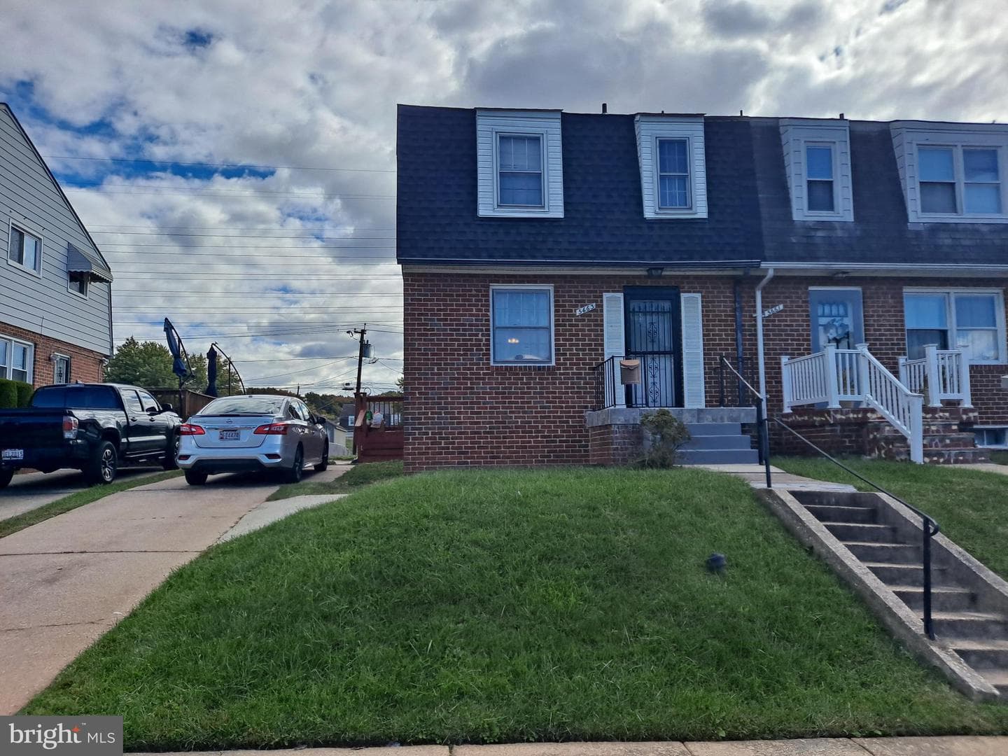 5663 Whitby Road photo 2