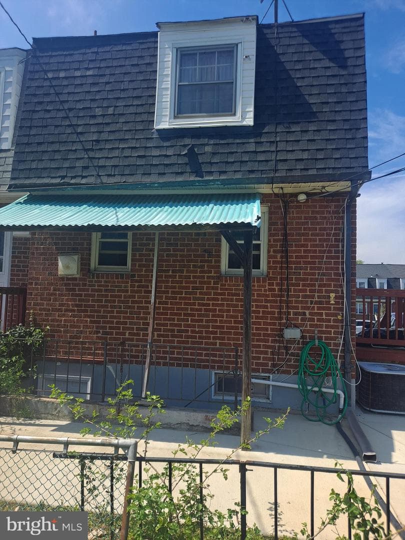 5663 Whitby Road photo 5