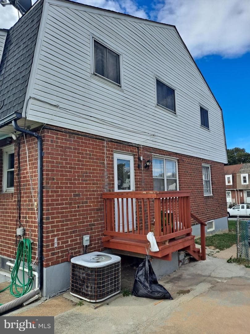 5663 Whitby Road photo 59