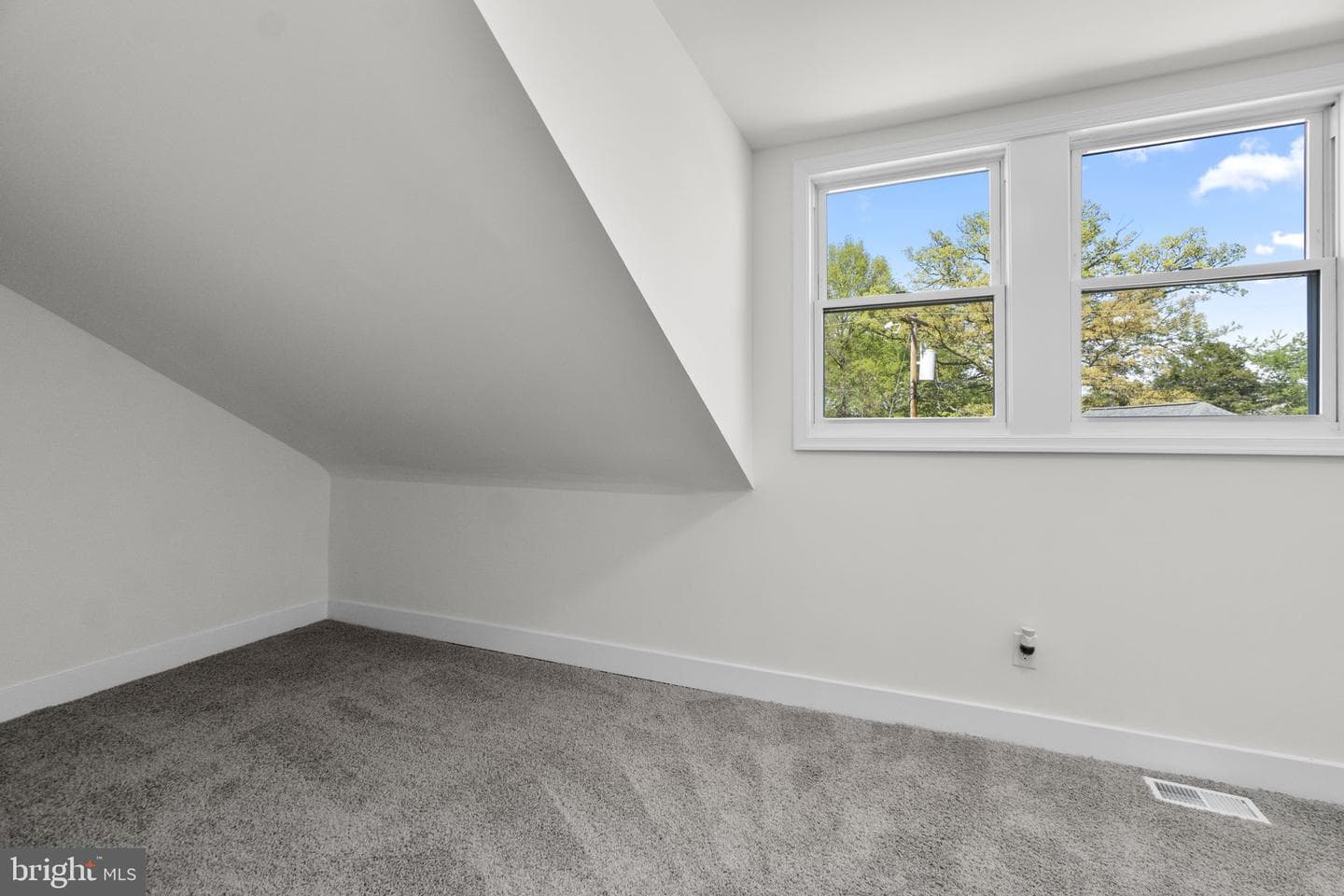 1229 North Avenue photo 23