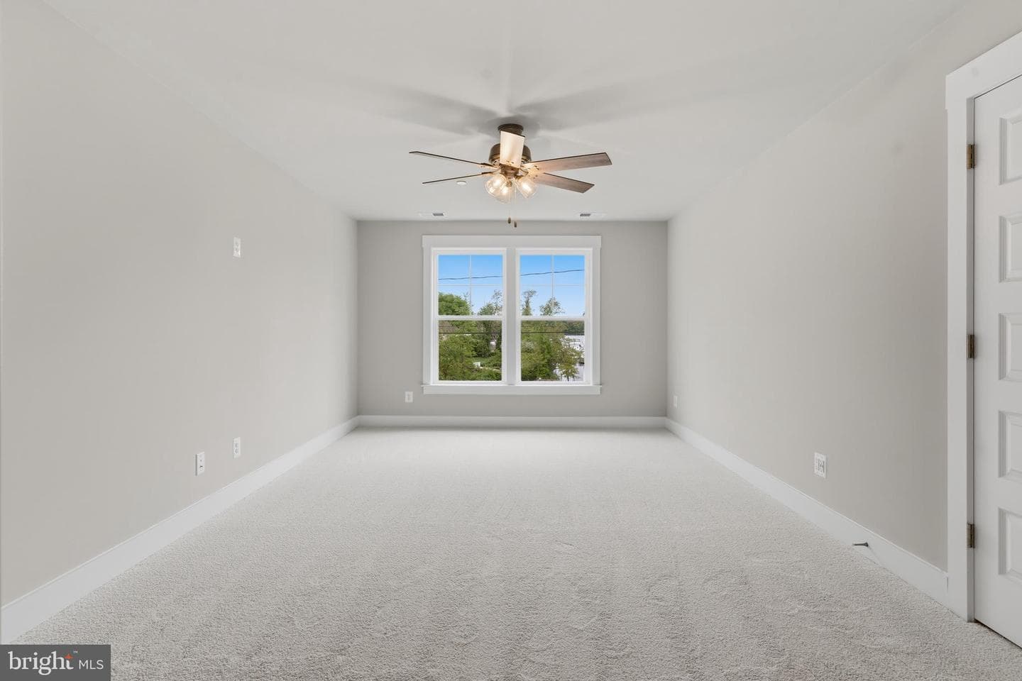 2028 William Avenue photo 22